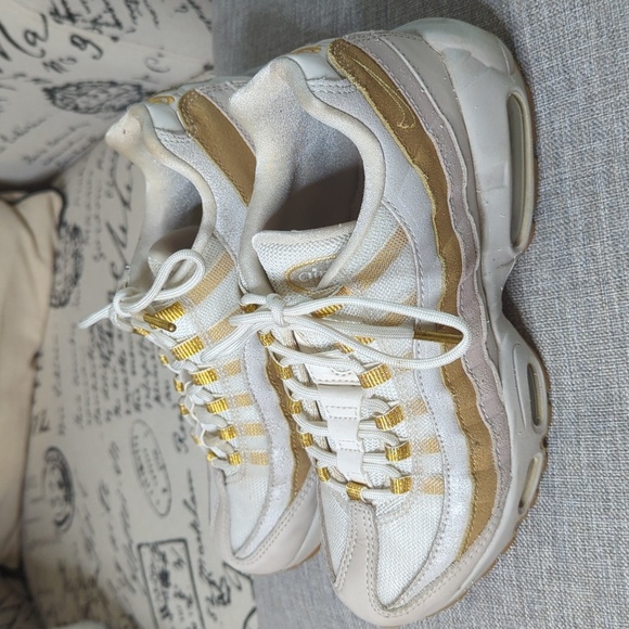 Nike Air Max 95 Av8428-001 Desert Sand Metallic Gold-Summit White Women's Size 7 - Picture 7 of 16